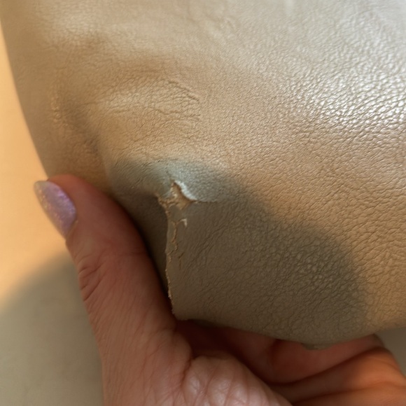 Kenneth Cole reaction nwt damaged messenger bag, gray PVC shoulder strap handle - Picture 5 of 16